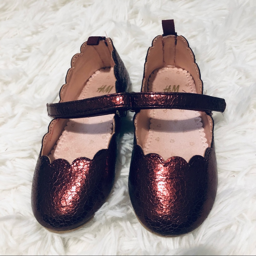 Like New H&M Burgundy Metallic Mary Jane dress shoes